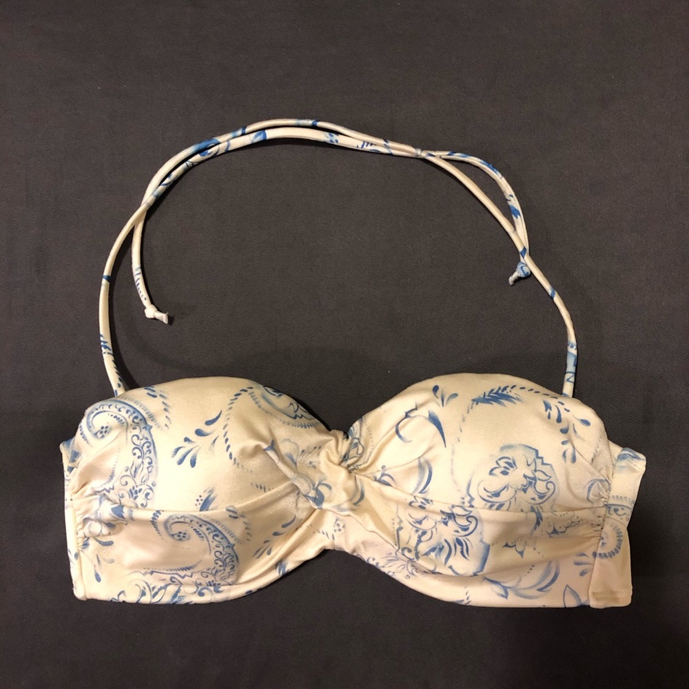 Victoria’s Secret Twist Front Swim Top